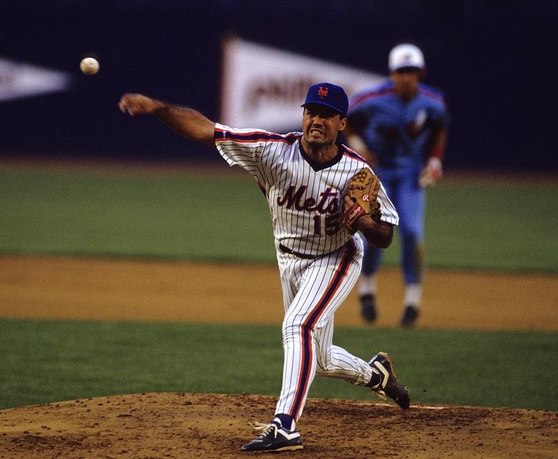 Ron Darling #15 of the New York Mets pitching during a MLB game against the Montreal Expos at Shea Stadium on September 22, 1989 in Flushing, New York.