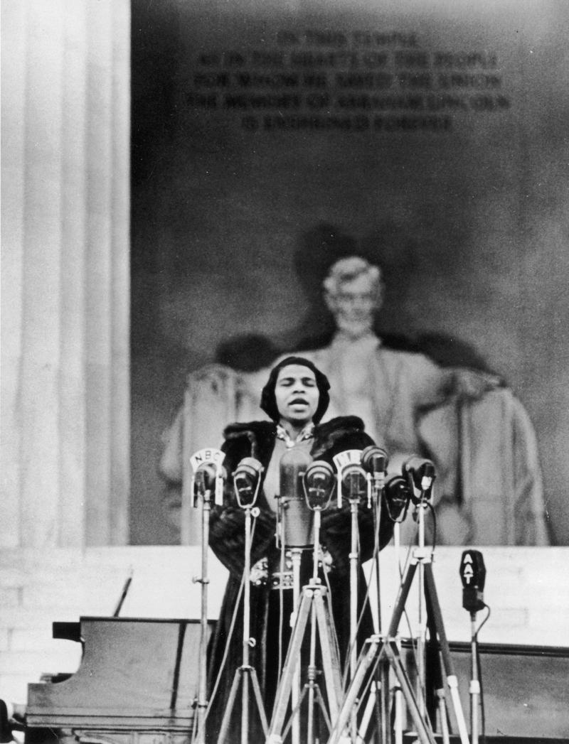 Marian Anderson performs on the steps of the Lincoln Memorial on Easter Sunday in 1939