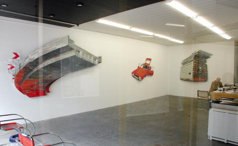 A view of van der Ende's 2003 exhibit at Galerie Delta, with Hans Sonnenberg 